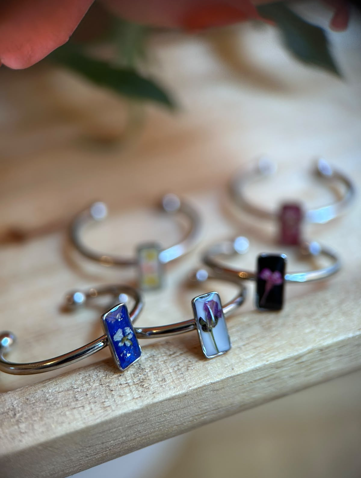 Bague ajustable argenté avec fleurs séchées
