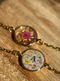 Bracelet doré personalisé - résine, fleurs schées - bracelet souvenir