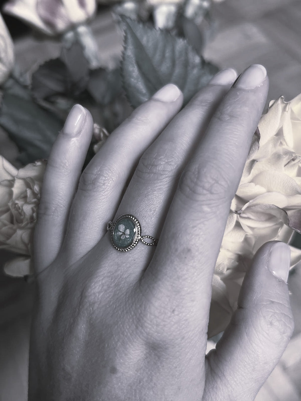 Bague doré ajustable - ovale avec fleurs séchées