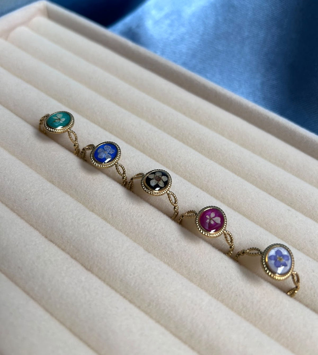Bague doré ajustable - ovale avec fleurs séchées