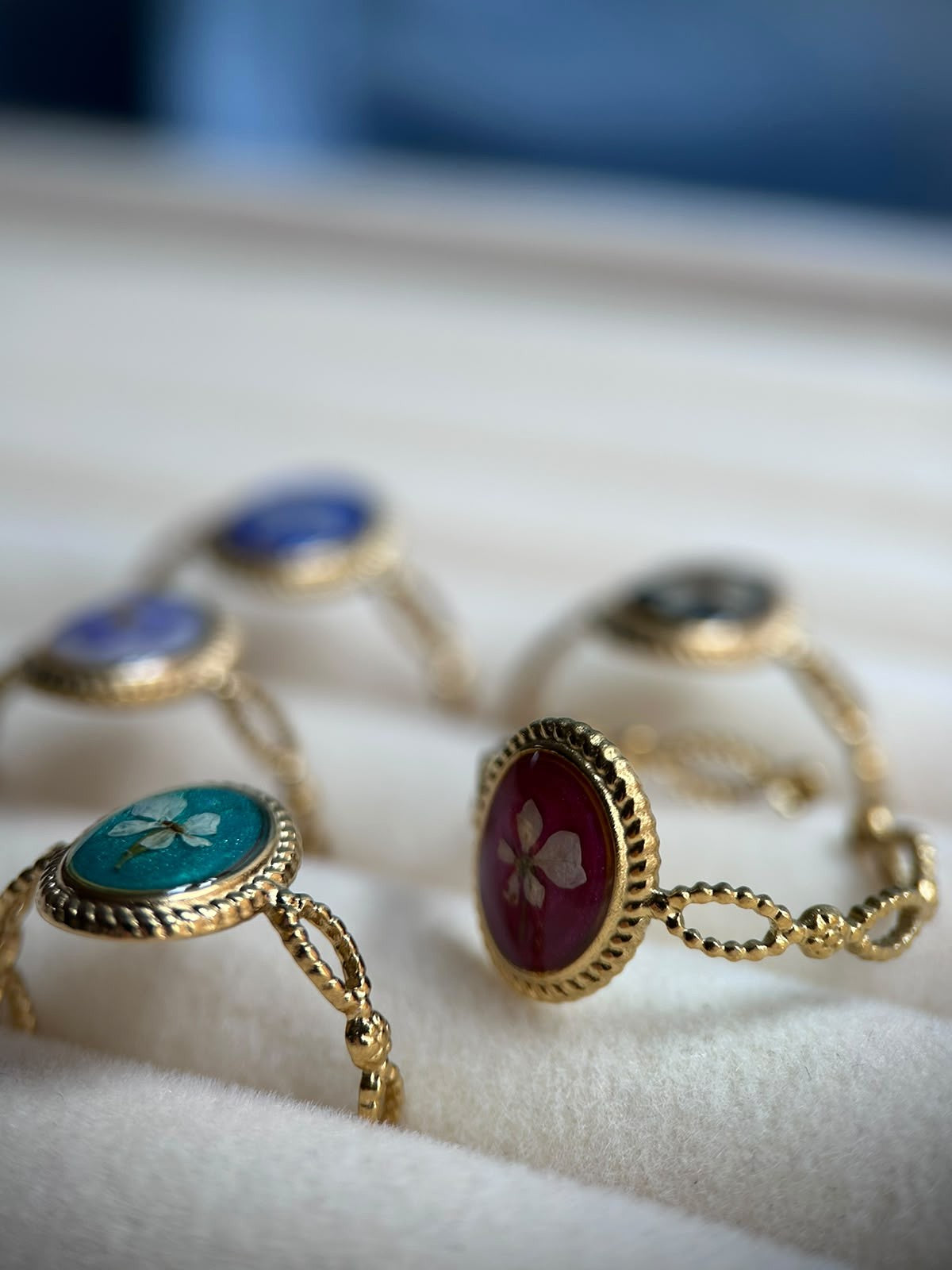Bague doré ajustable - ovale avec fleurs séchées