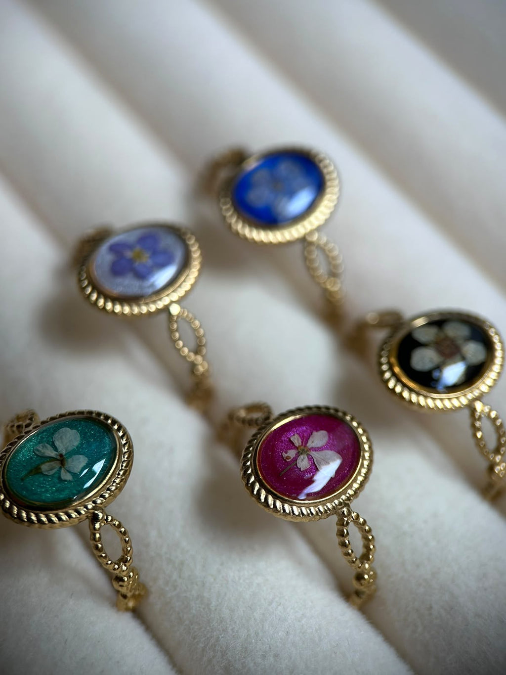 Bague doré ajustable - ovale avec fleurs séchées