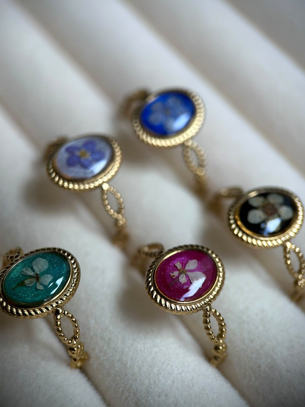 Bague doré ajustable - ovale avec fleurs séchées