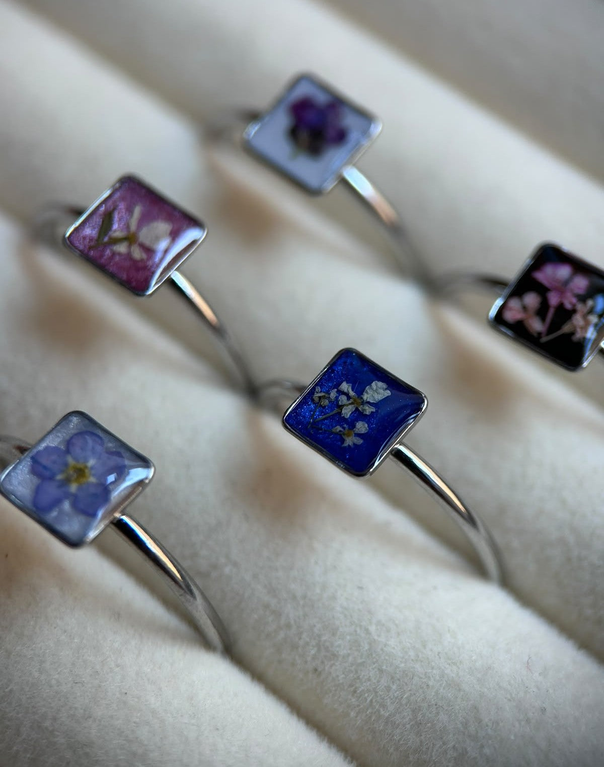 Bague ajustable argenté avec fleurs naturelles séchées - bague carré