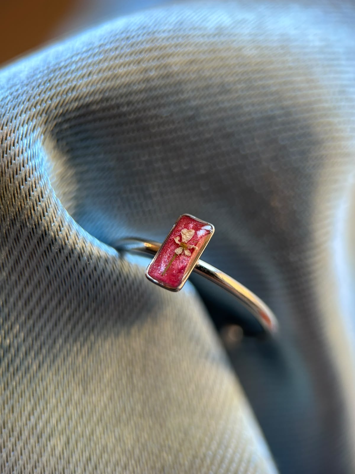 Bague ajustable argenté avec fleurs séchées