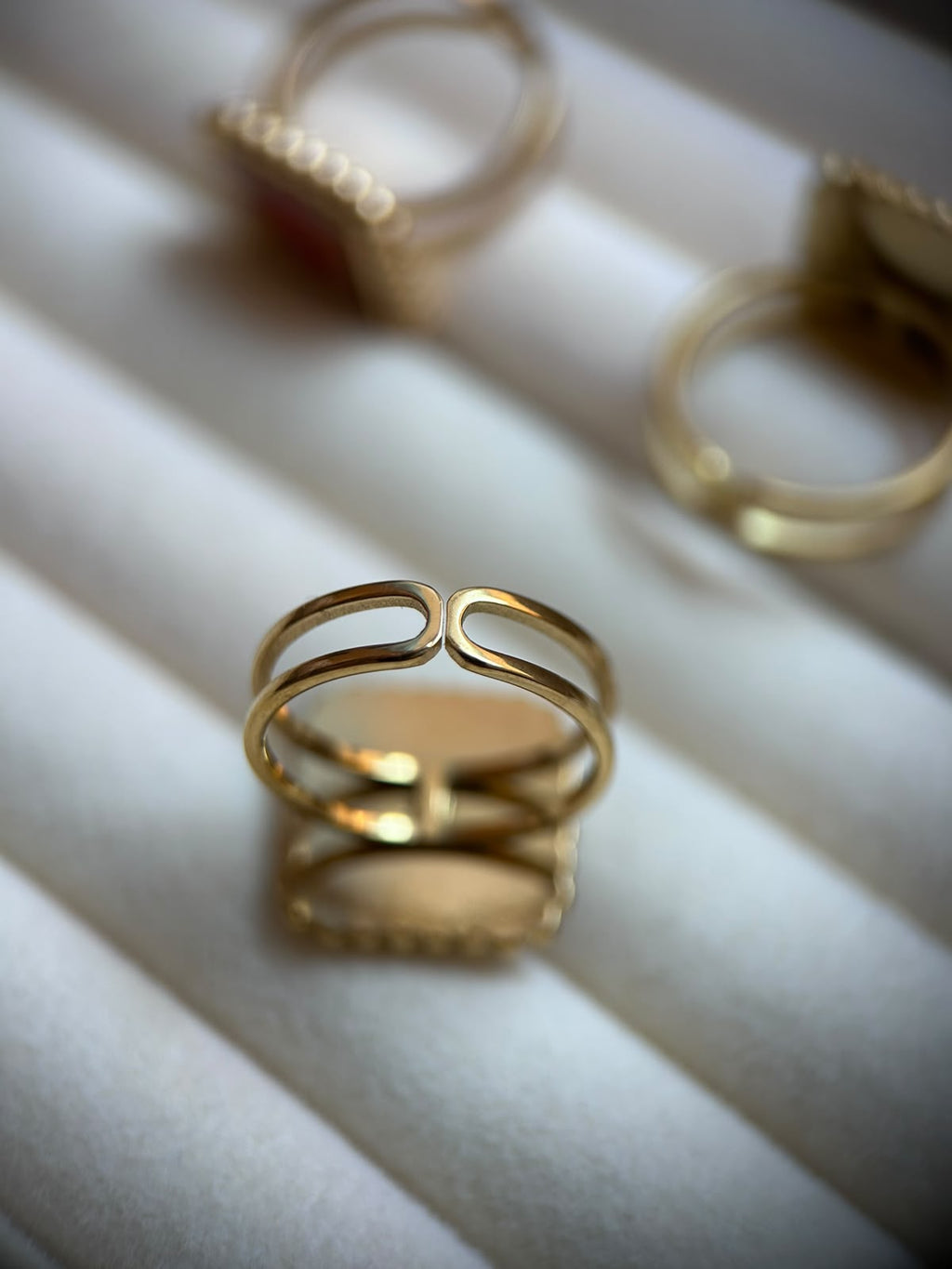 Bague doré ajustable avec fleurs naturelles séchées - bague carré
