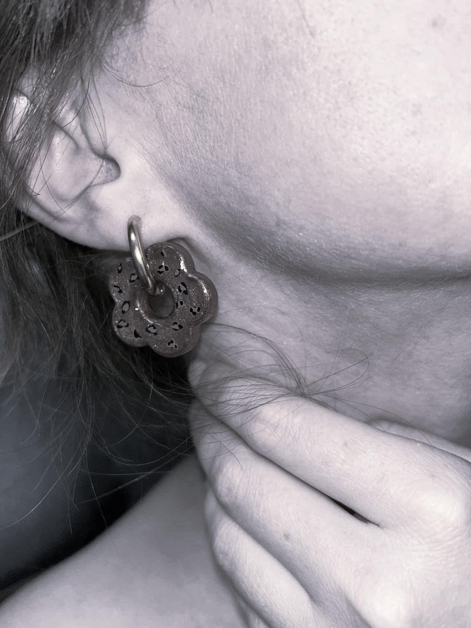 Créoles avec pampilles fleurs modélè leopard - bijoux femme