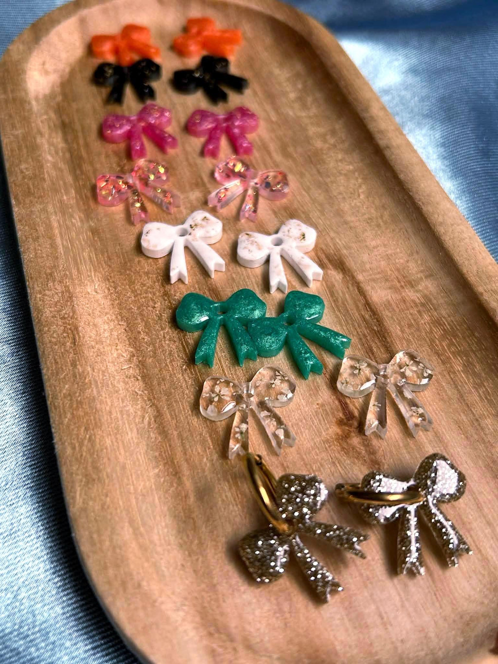 Boucles d'oreilles créoles et pampilles nœud