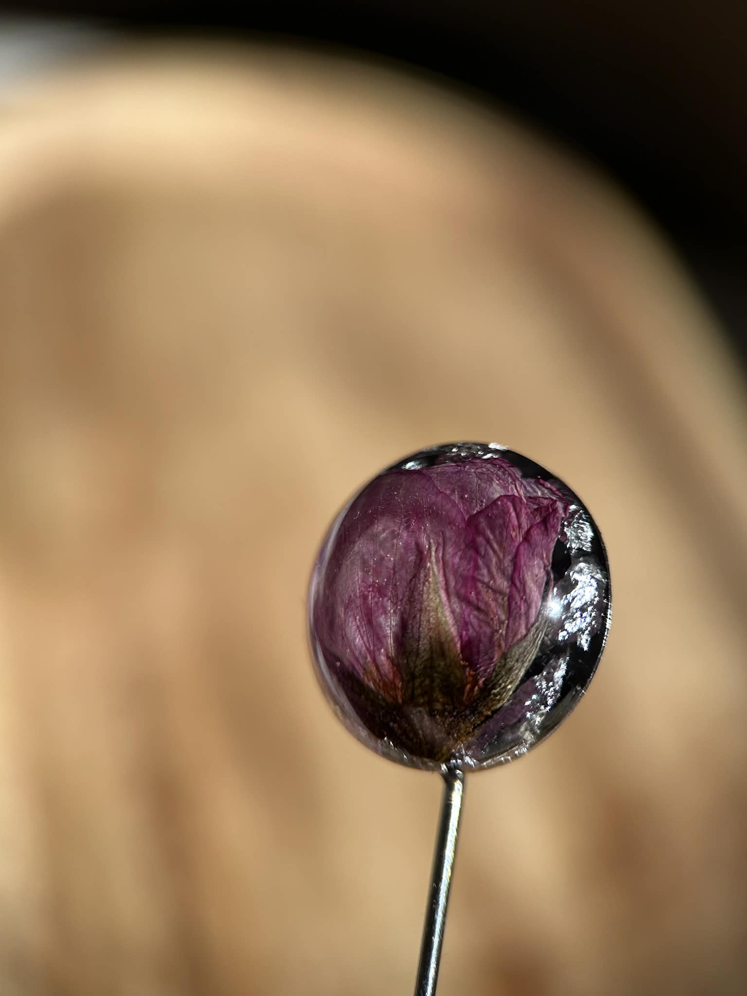 Broche-épingle avec fleurs naturelles séchées - épinglette élégante