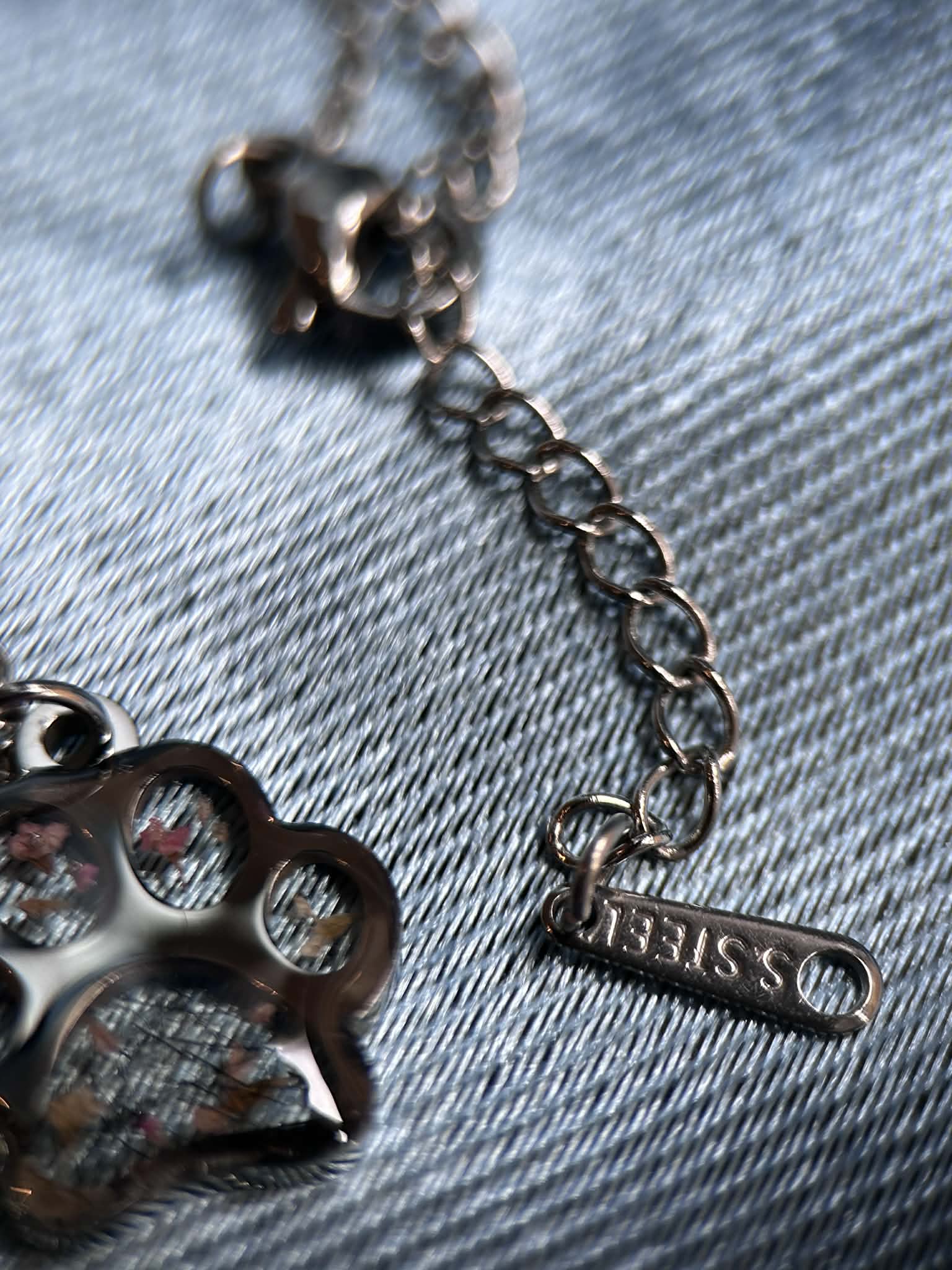 Collier avec pendentif patte de chein - personalisée avec polis