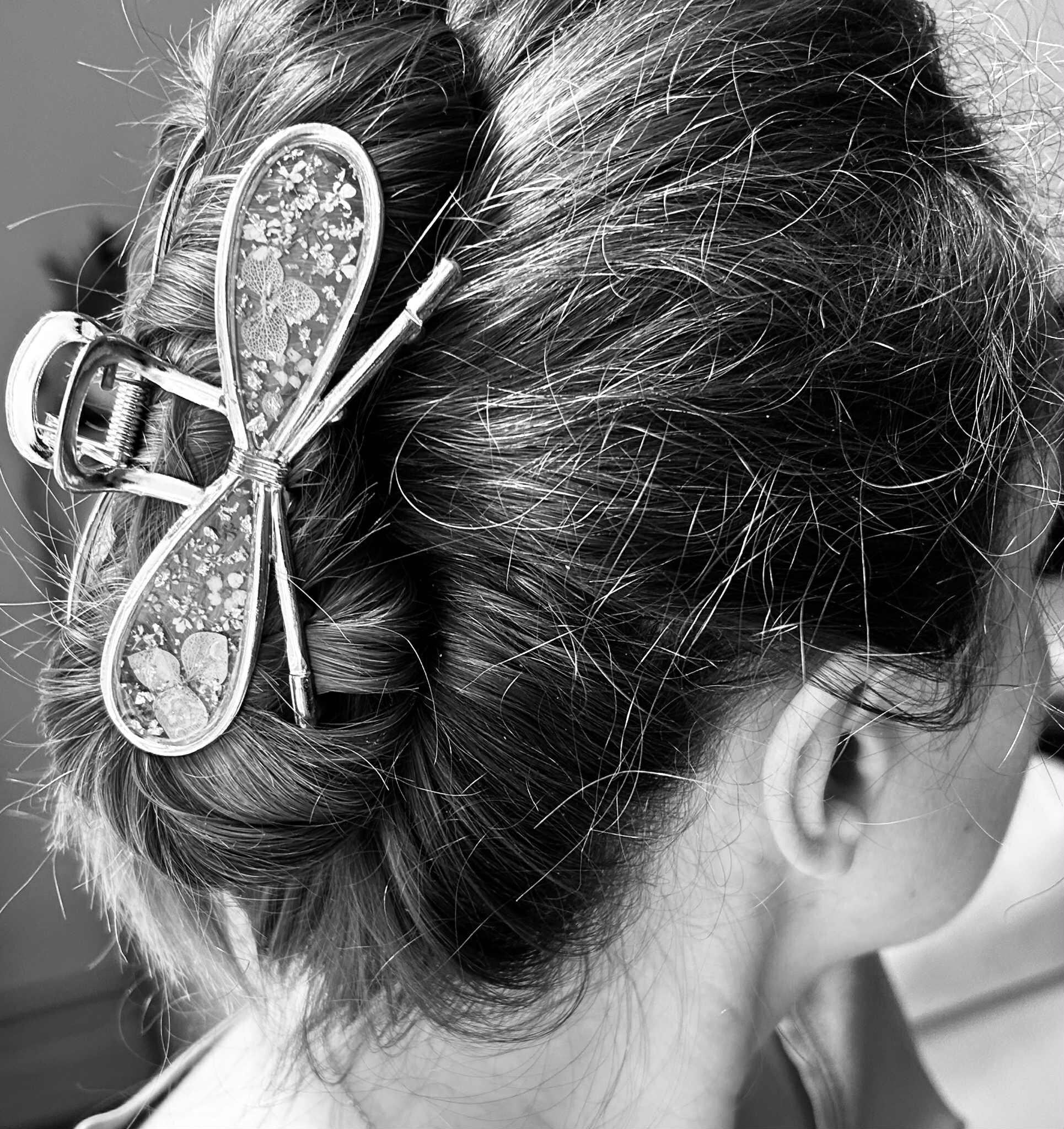 Pince à cheveux en forme de nœud avec fleurs séchées
