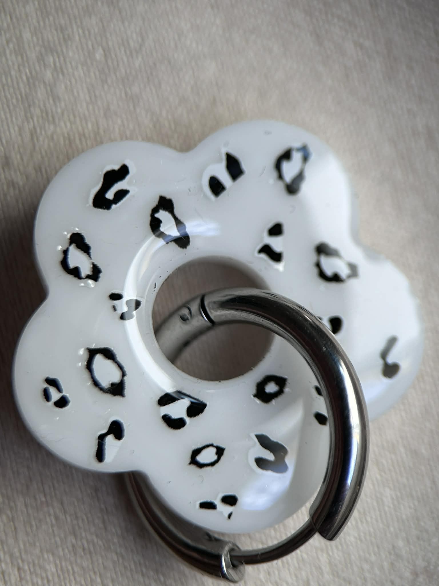 Créoles avec pampilles fleurs modélè leopard - bijoux femme