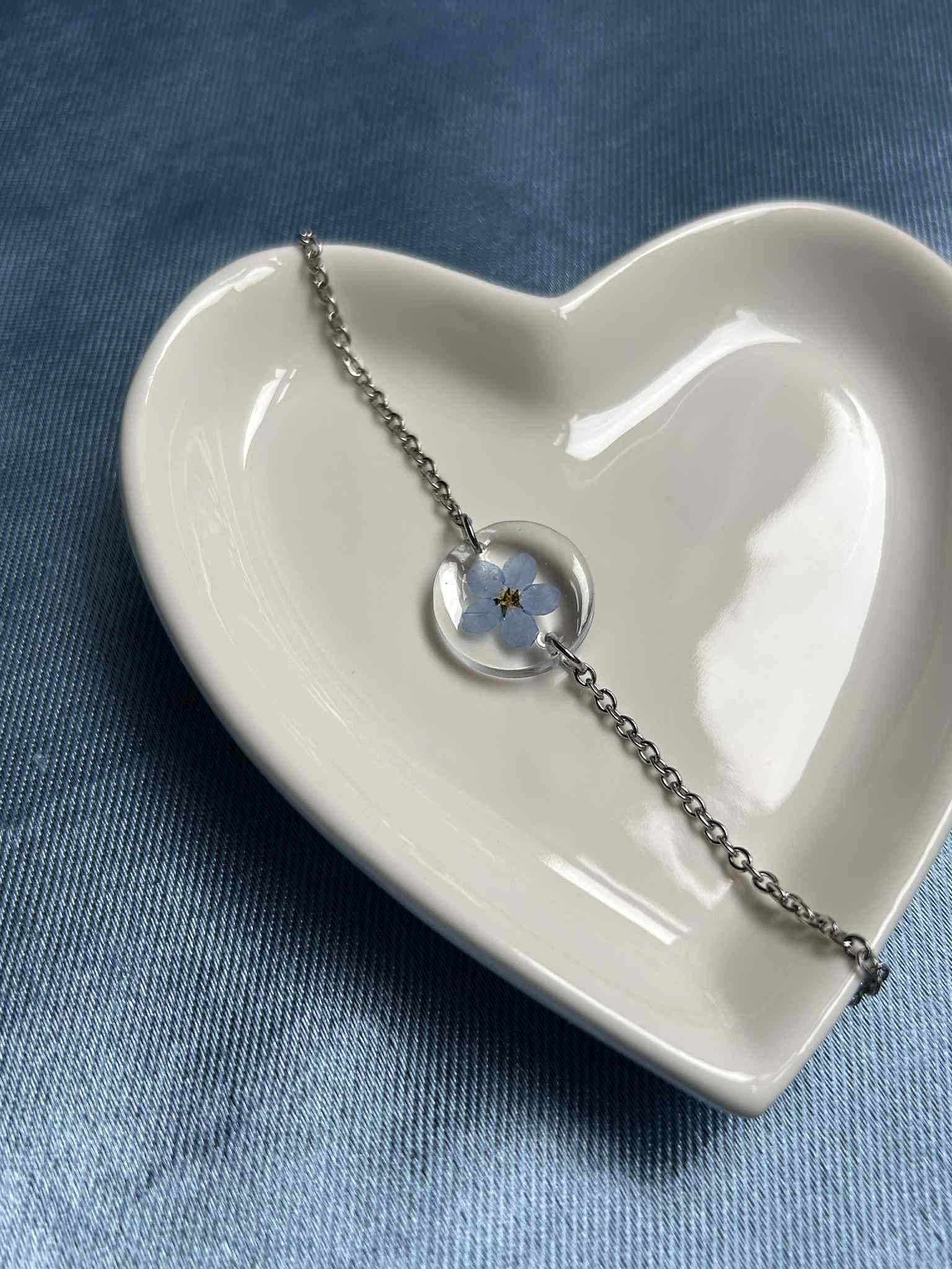 Bracelet argentée ajustable avec fleurs séchées - bijoux acier inoxydable