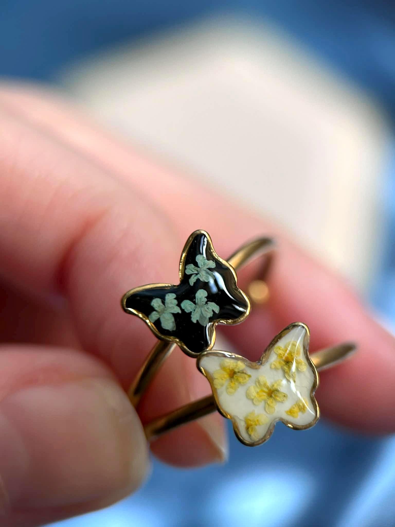 Bague doré ajustable - papillon - fleurs séchées