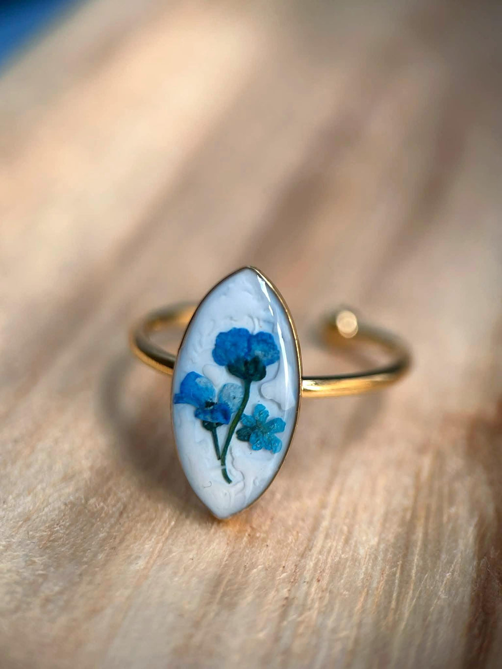 Bague ajustable doré avec fleurs séchées