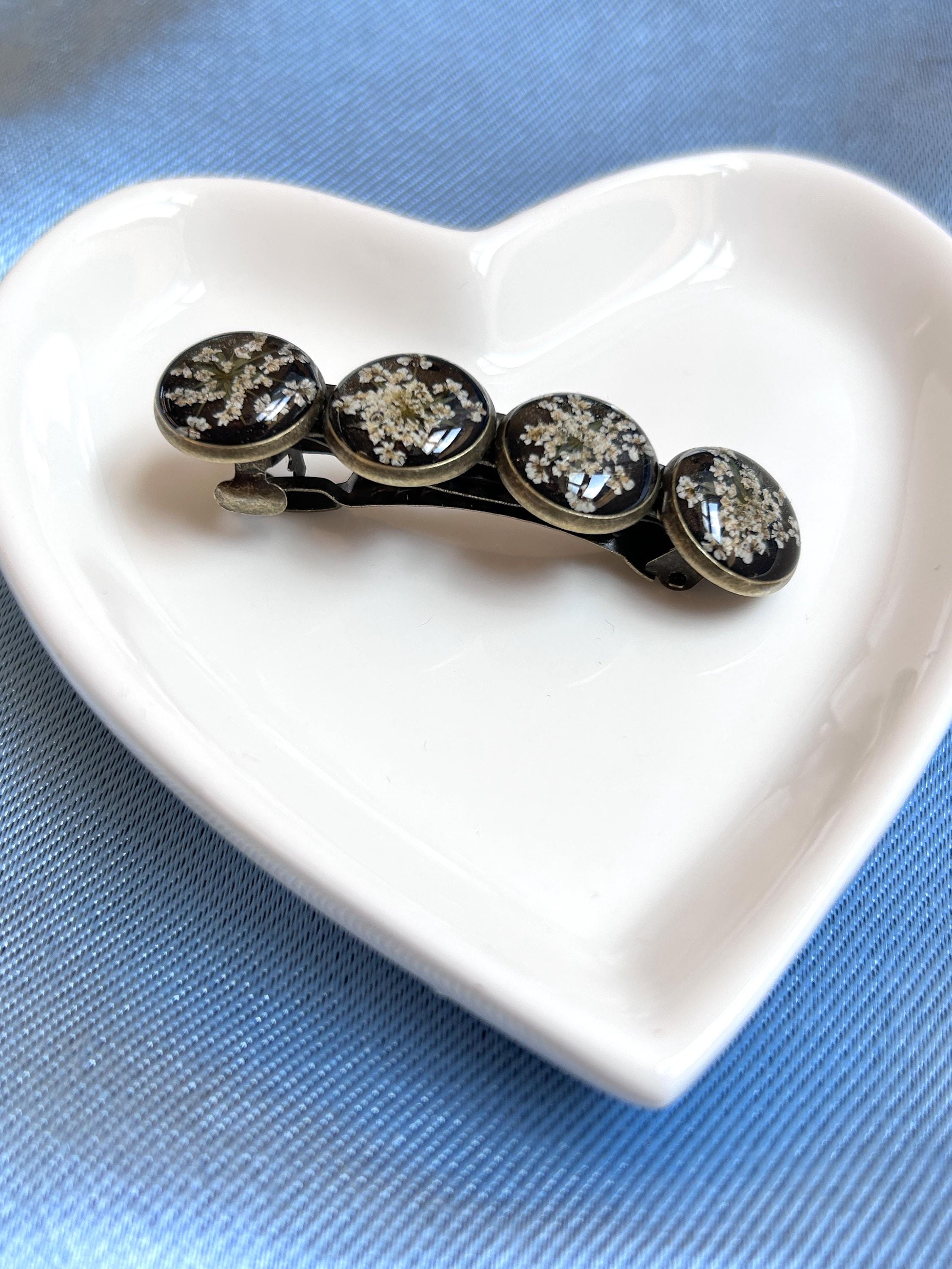 Vintage-style resin and dried flower hair clips