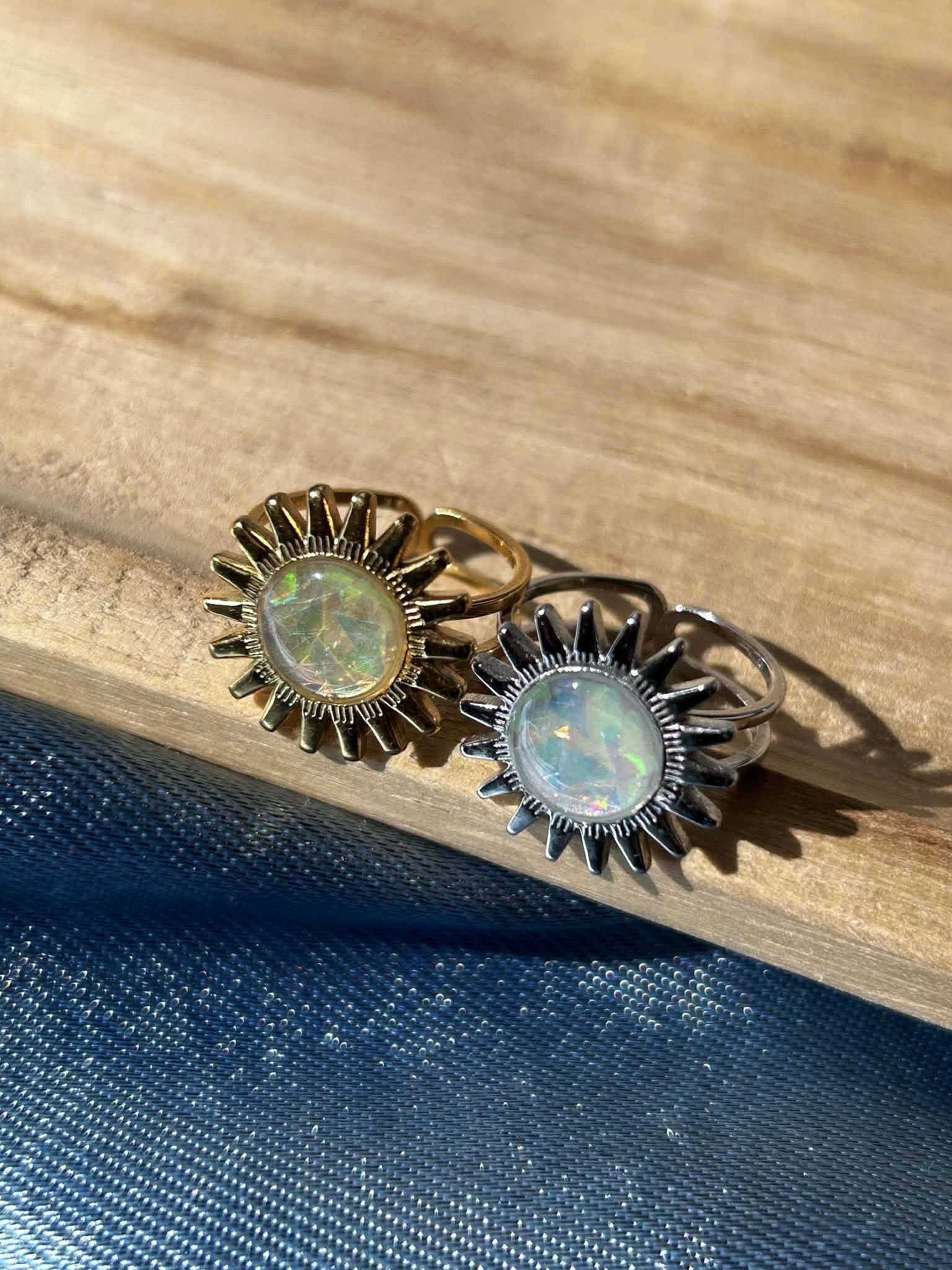 Bague ajustable en forme de soleil - effet holographique