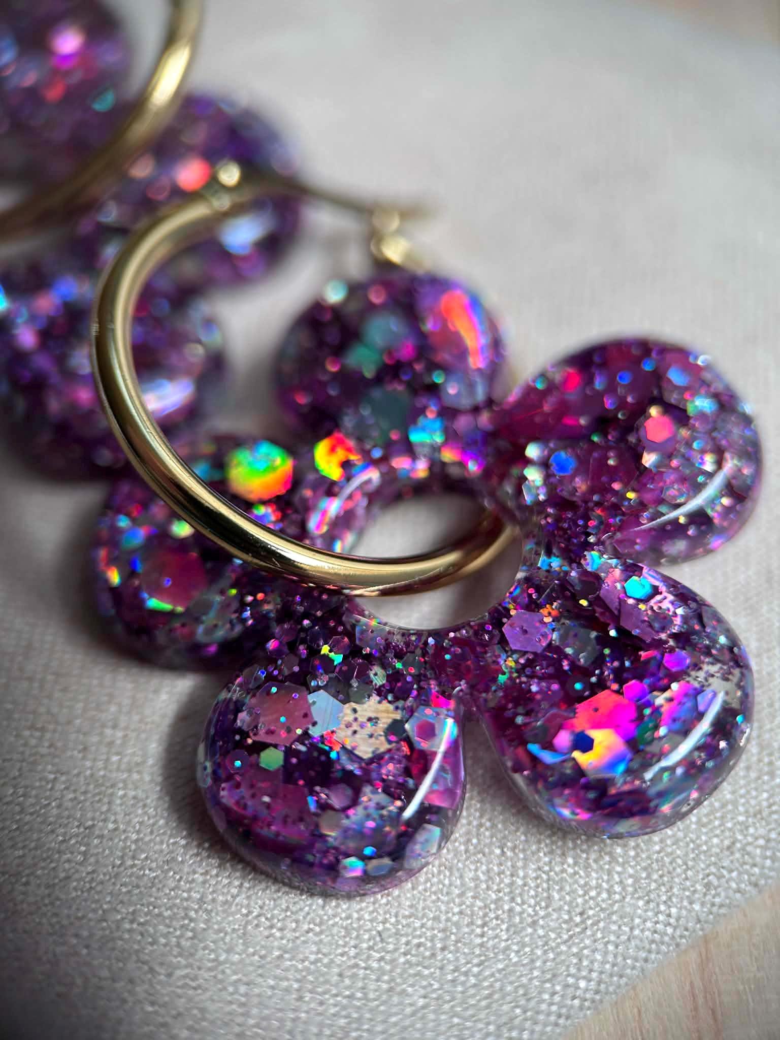 Boucles d'oreilles créoles et pampilles grandes fleurs