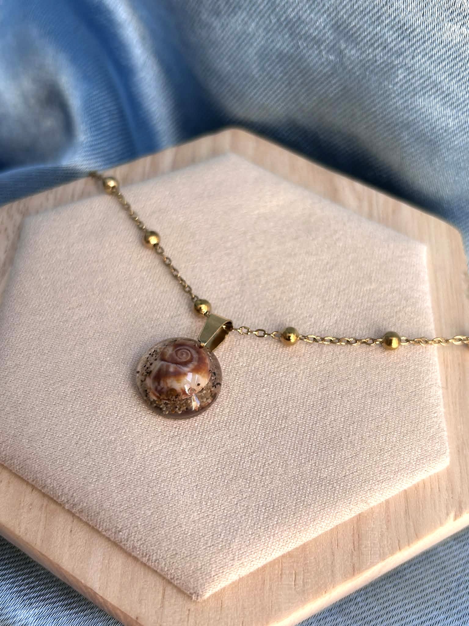 Collier doré en acier inoxydable - coquillages véritables - bijoux d'été