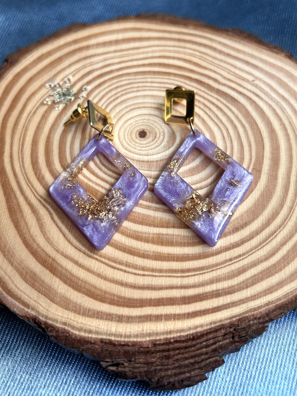 Boucles d'oreilles en forme de losange en résine et paillettes