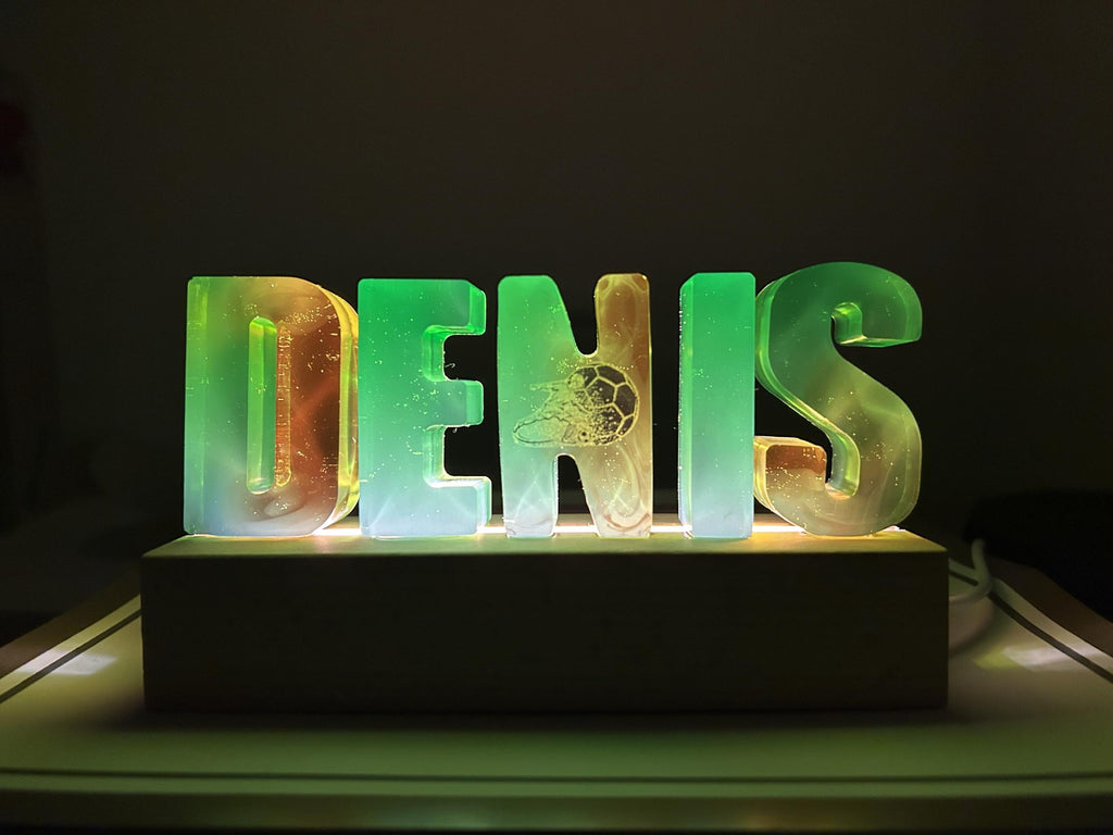 Lampe en résine personnalisée avec lettres 3D - idée cadeau