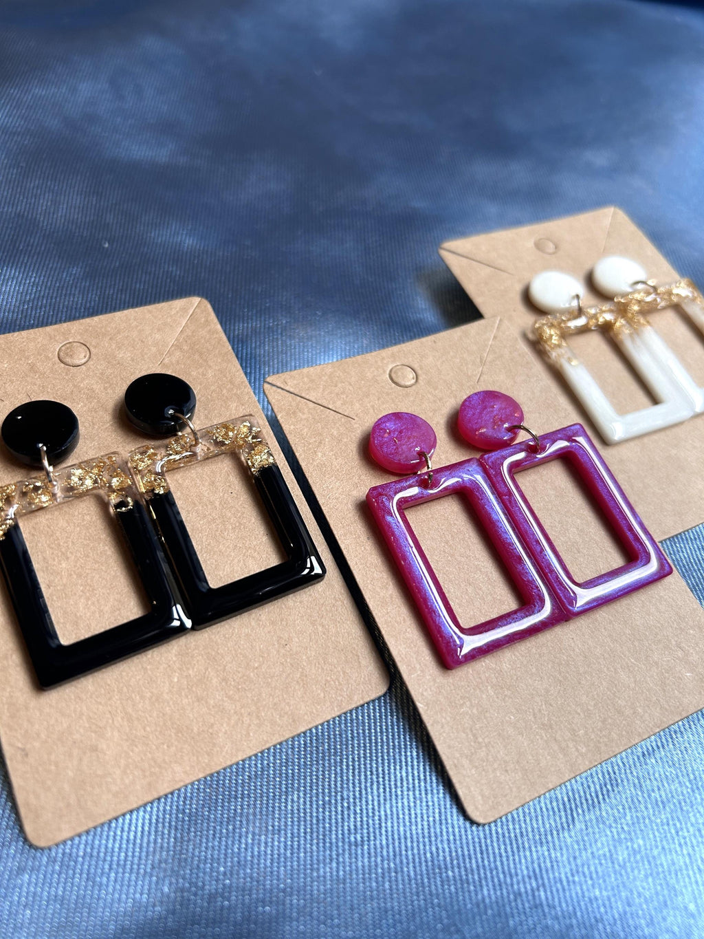Boucles d'oreilles rectangulaires en résine