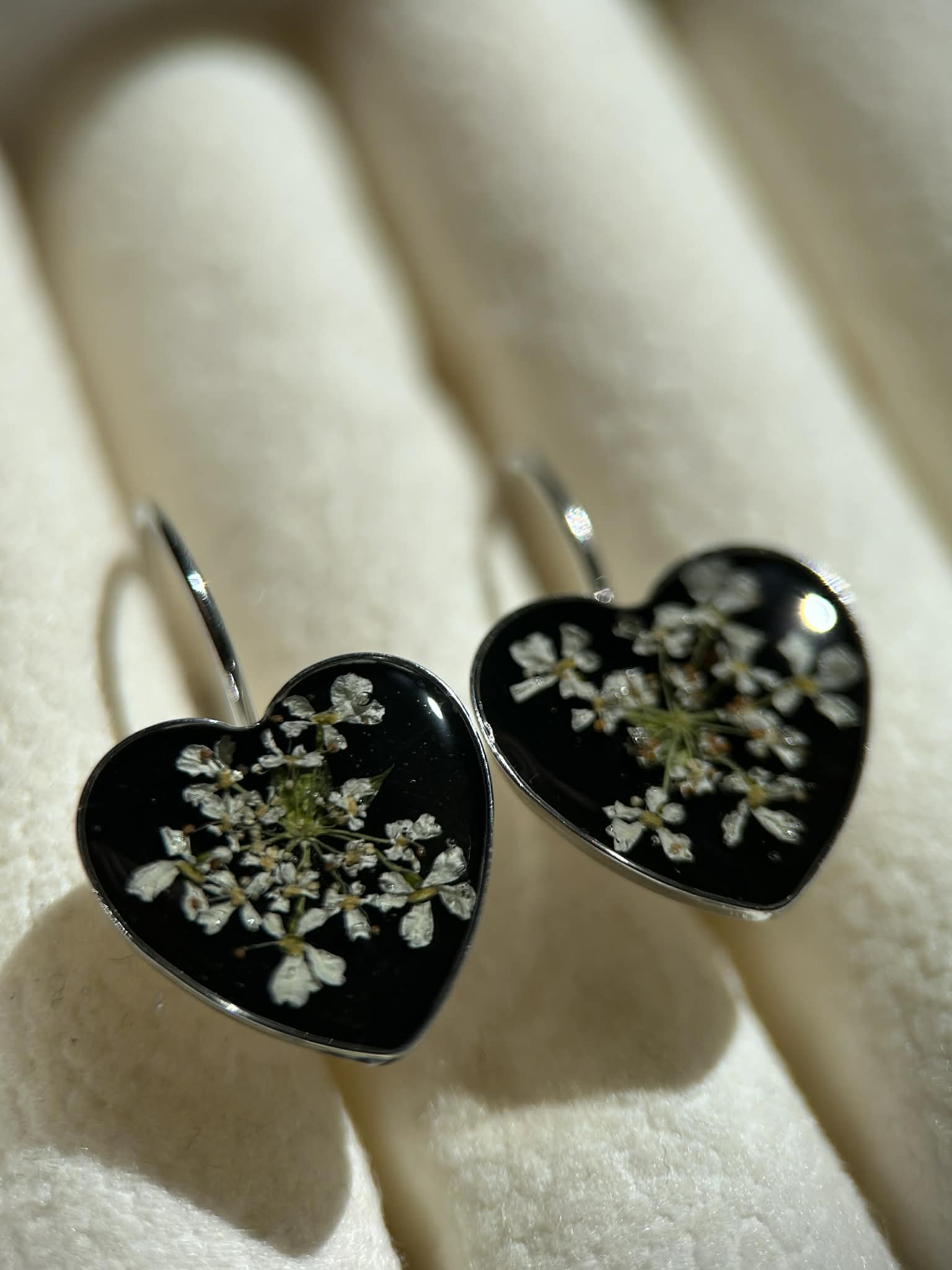 Boucles d'oreilles pendantes en forme de cœur - fleurs séchées