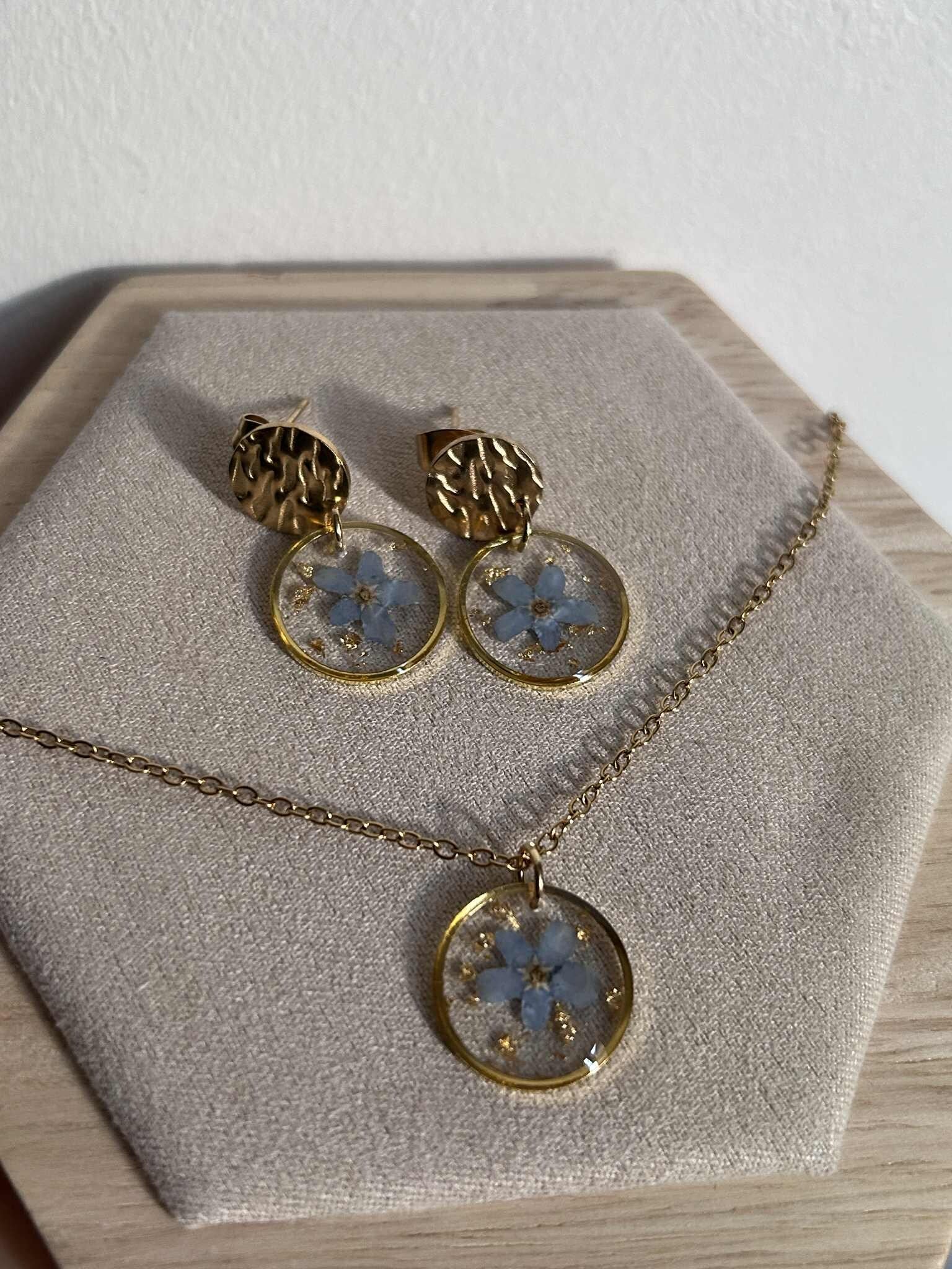 Gold jewelry set - dried natural flowers