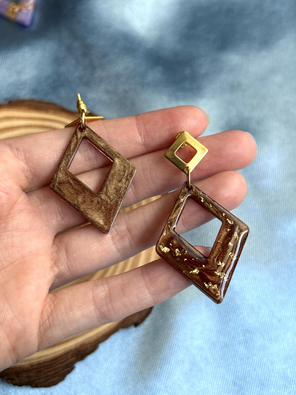 Boucles d'oreilles en forme de losange en résine et paillettes