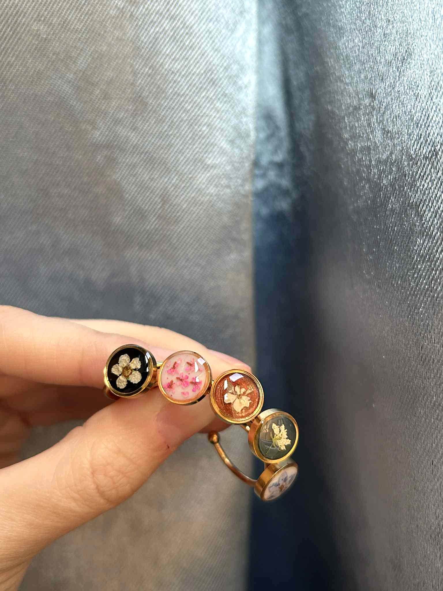 Bague ajustable doré - fleurs naturelles séchées - un cadeau parfait