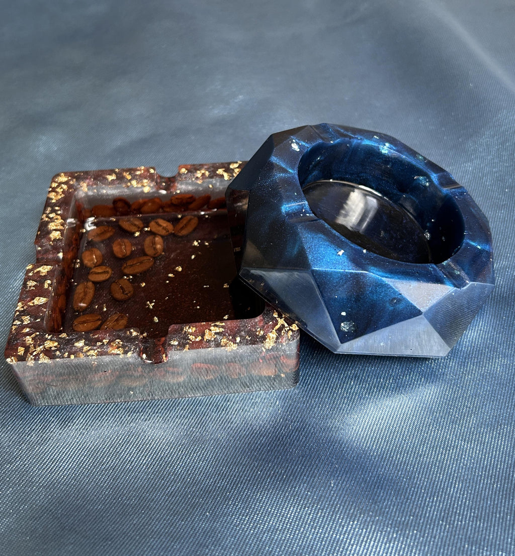Cendrier en résine bleu - cendrier avec grains de café plus feuille doré