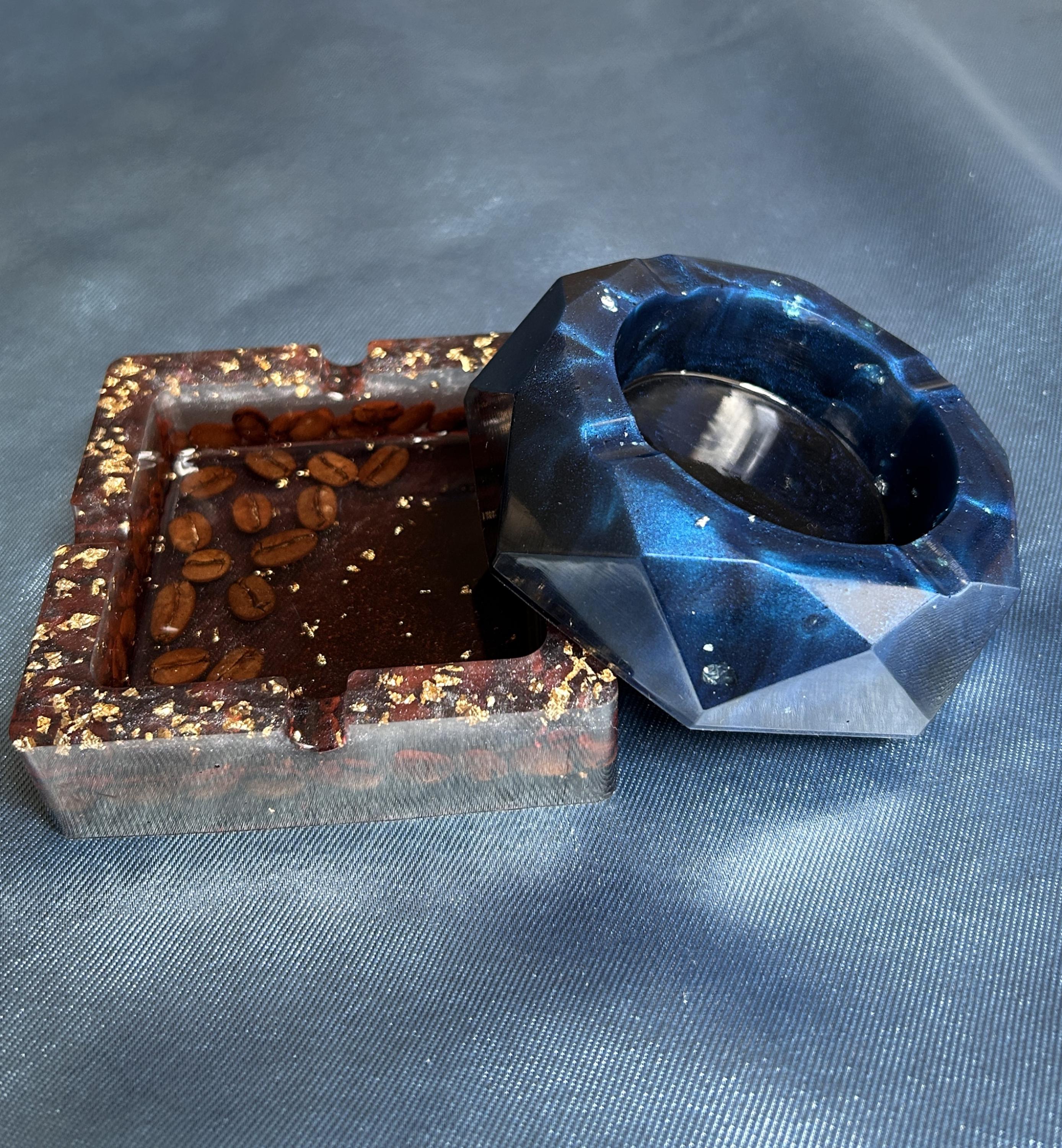 Cendrier en résine bleu - cendrier avec grains de café plus feuille doré