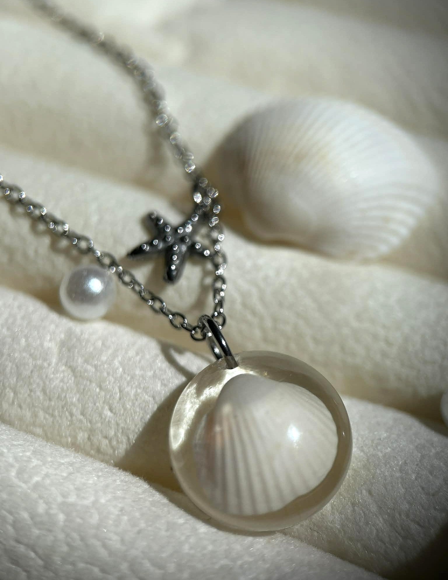 Collier argenté en acier inoxydable - coquillages véritables - bijoux d'été