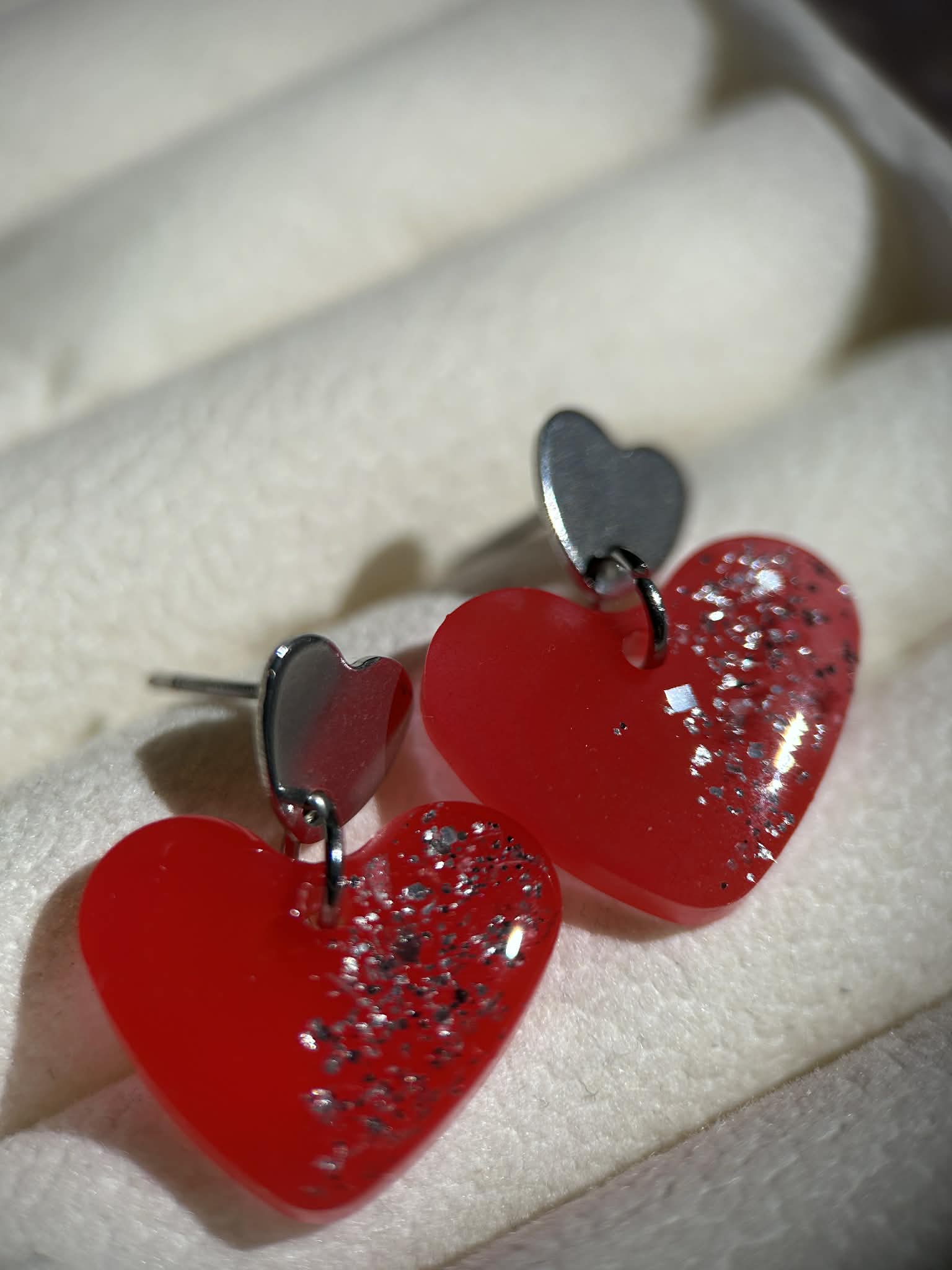 Boucles d'oreilles double cœur en résine - bijoux femme