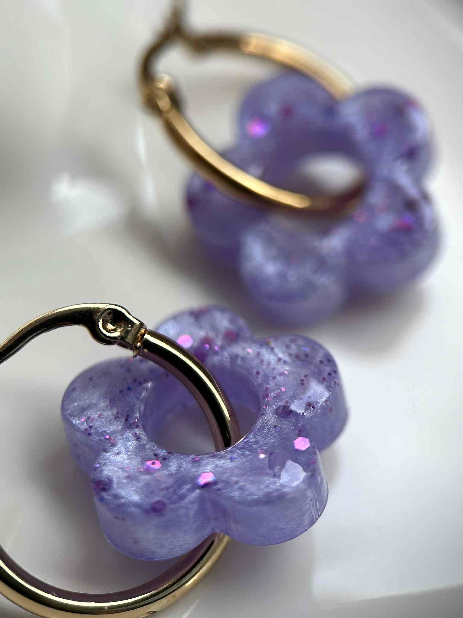 Boucles d'oreilles créoles doré en acier inoxydable avec pampilles fleurs
