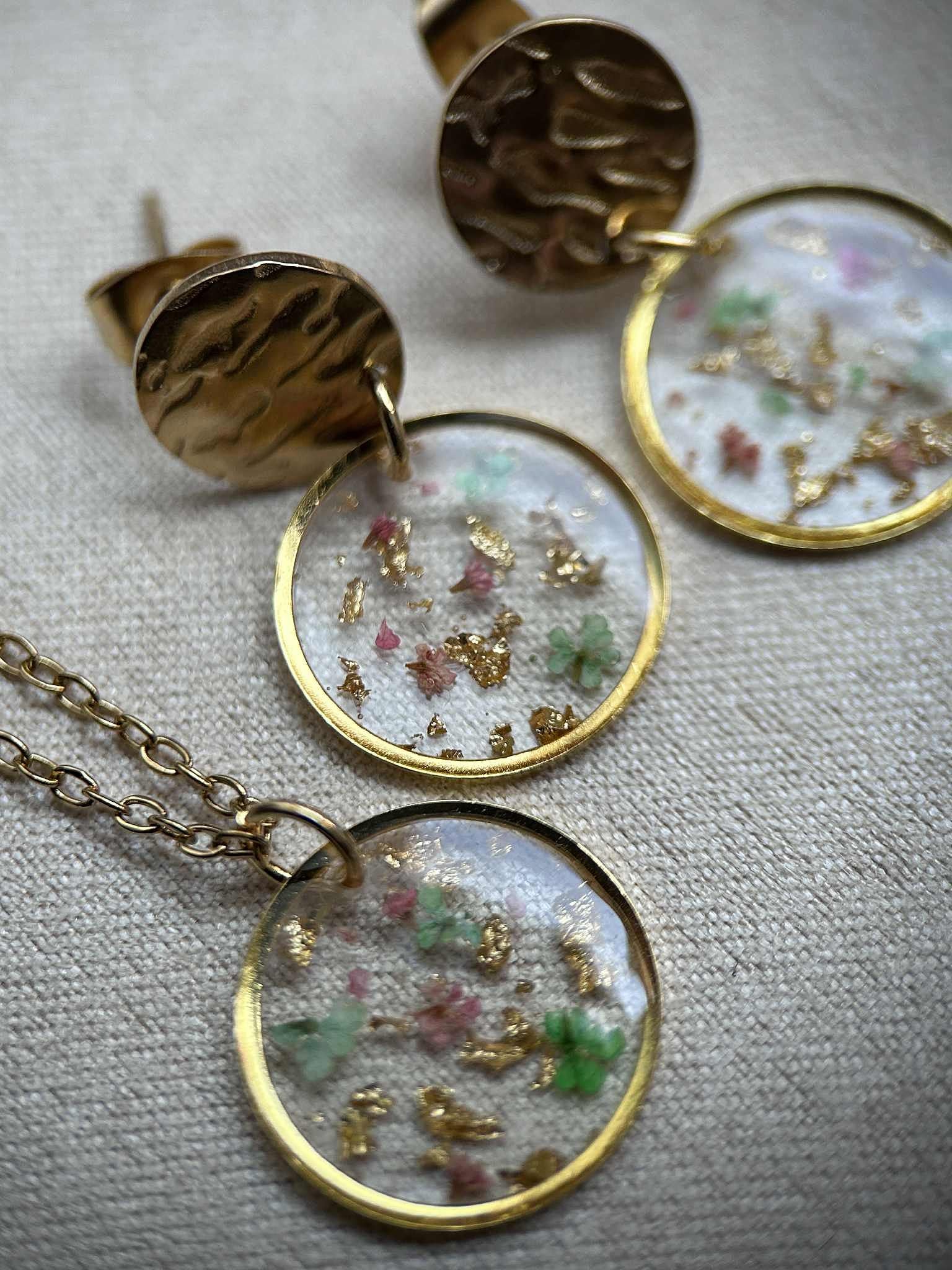 Gold jewelry set - dried natural flowers