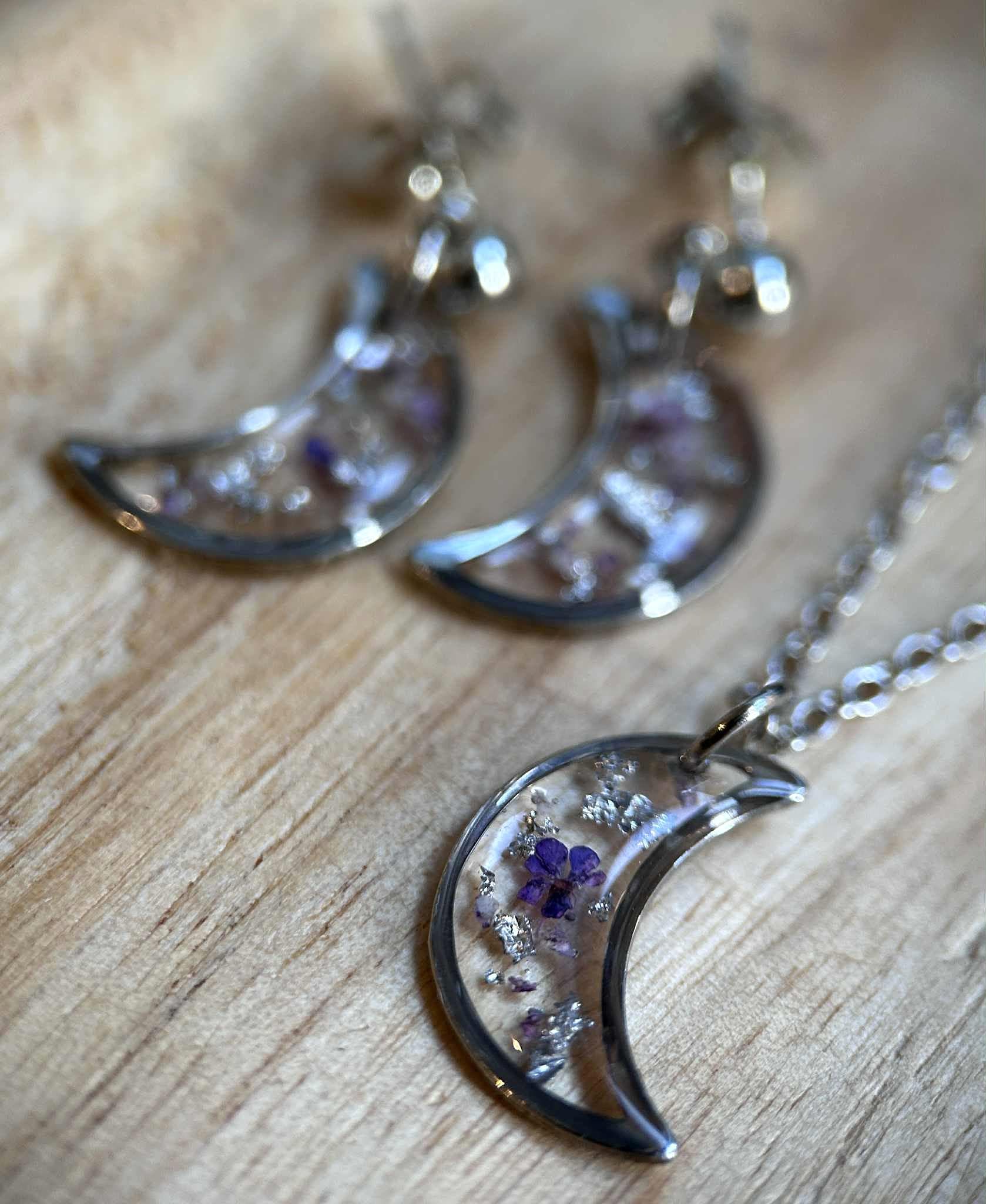 Parure de bijoux - lune - fleurs séchées
