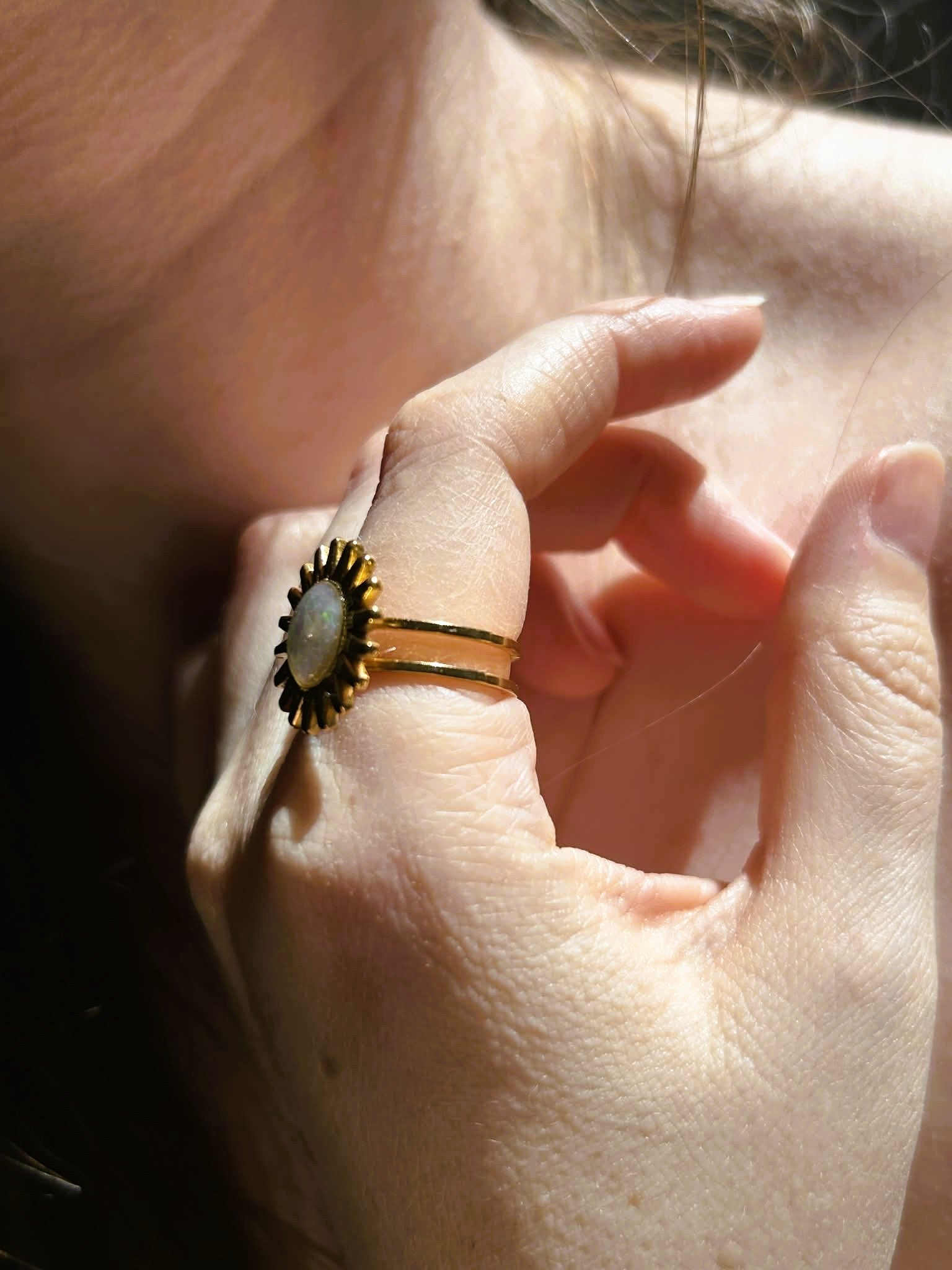 Bague ajustable en forme de soleil - effet holographique