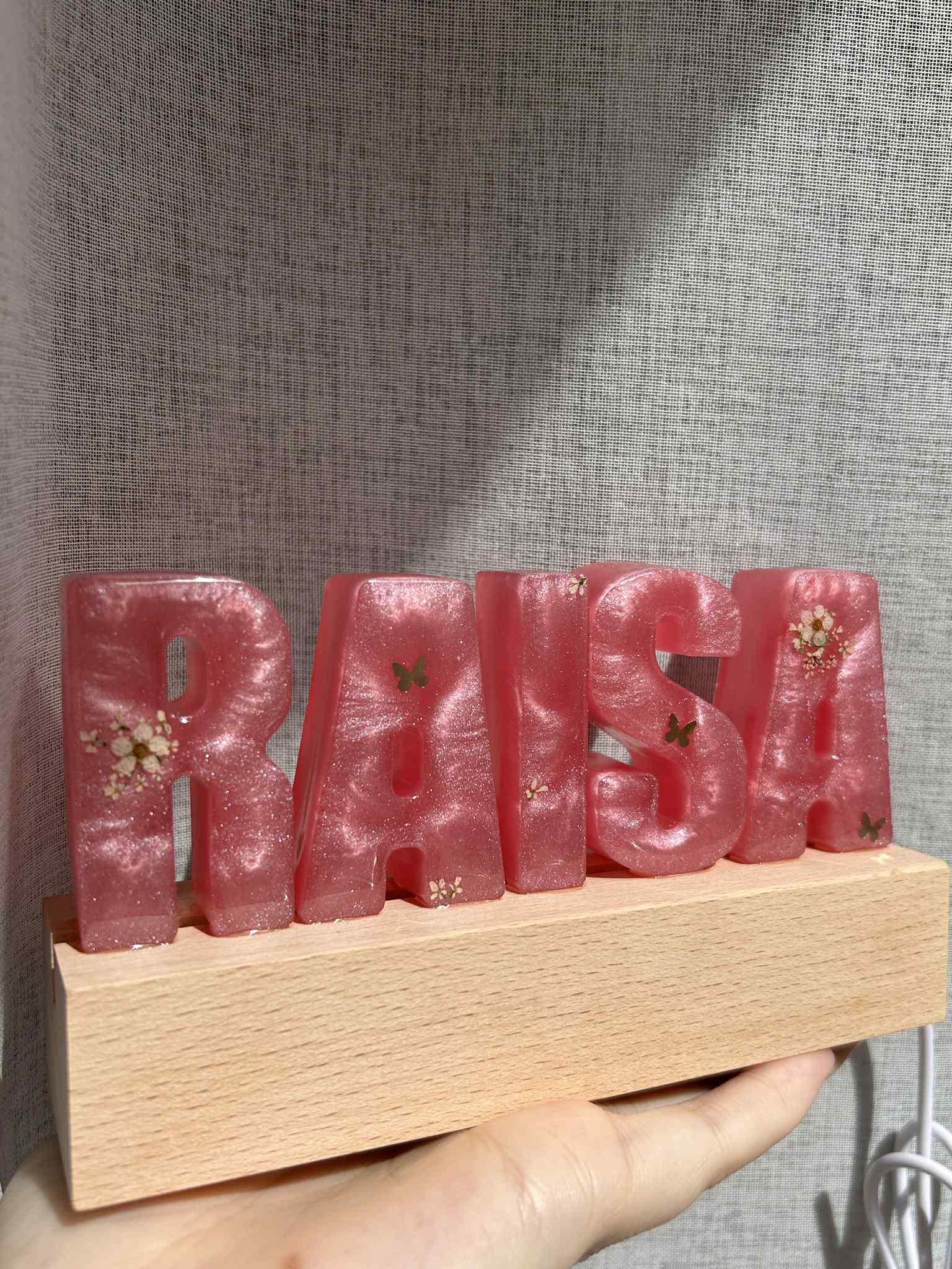 Lampe en résine personnalisée avec lettres 3D - idée cadeau