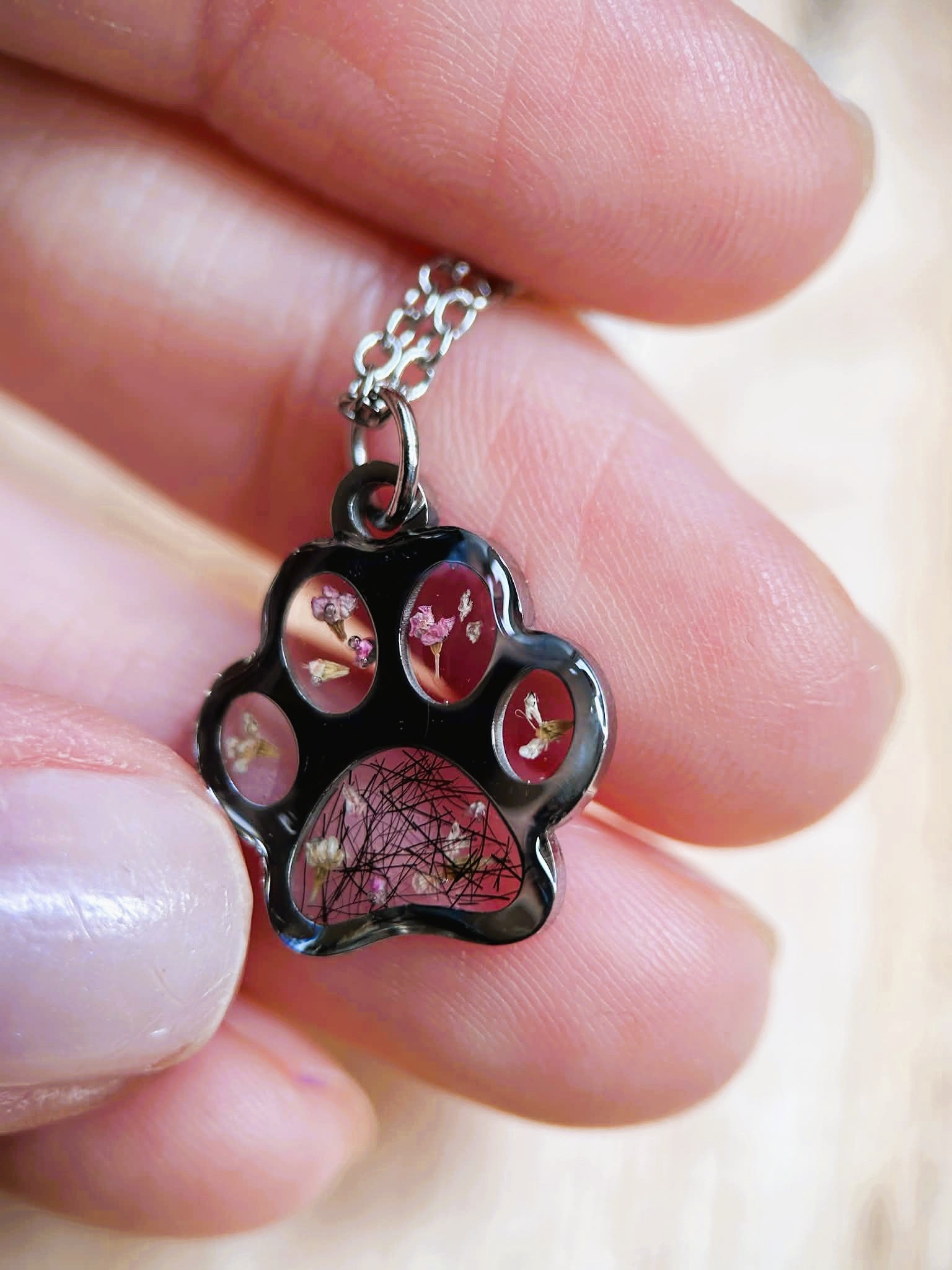 Collier avec pendentif patte de chein - personalisée avec polis