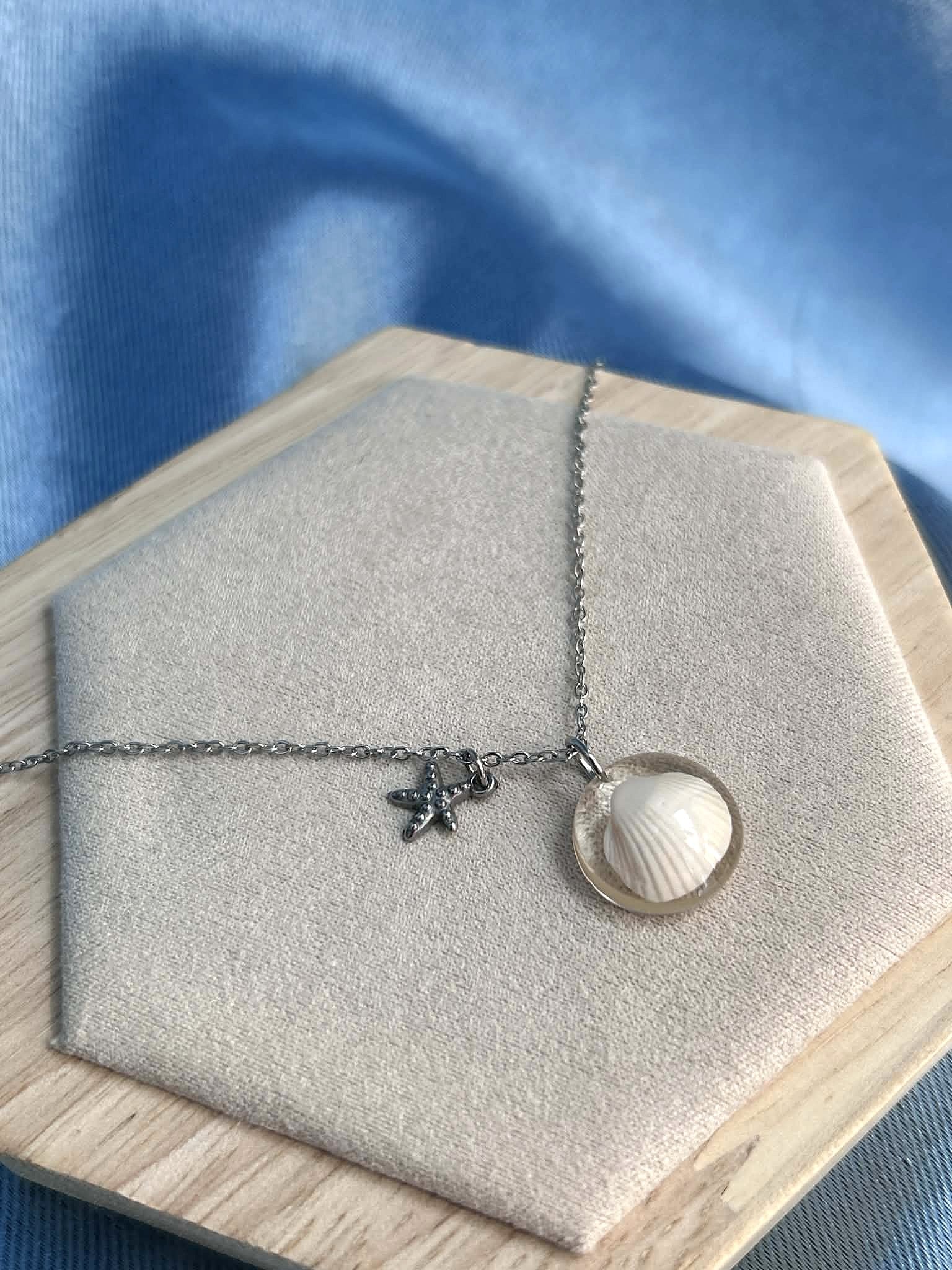 Collier argenté en acier inoxydable - coquillages véritables - bijoux d'été