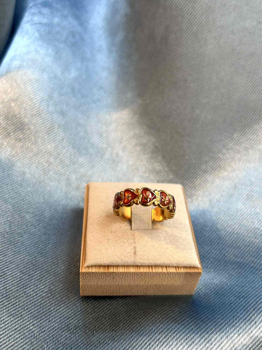 Bague doré ajustable - cœurs avec des fleurs séchées