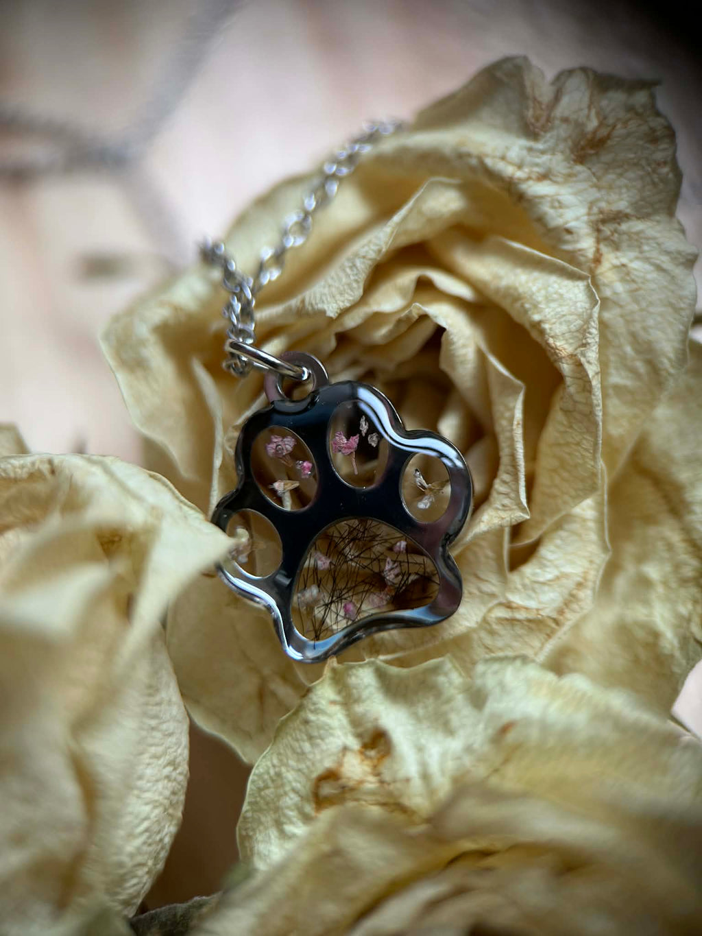 Collier avec pendentif patte de chein - personalisée avec polis