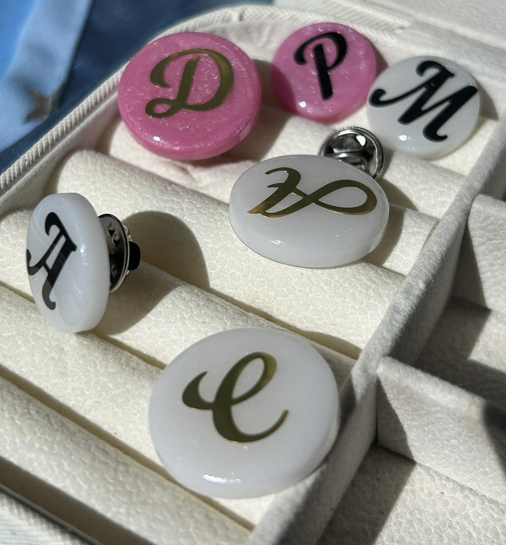 Badge ronde personalisée avec lettre - pin/broche