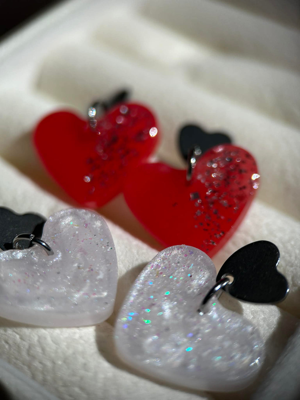 Boucles d'oreilles double cœur en résine - bijoux femme