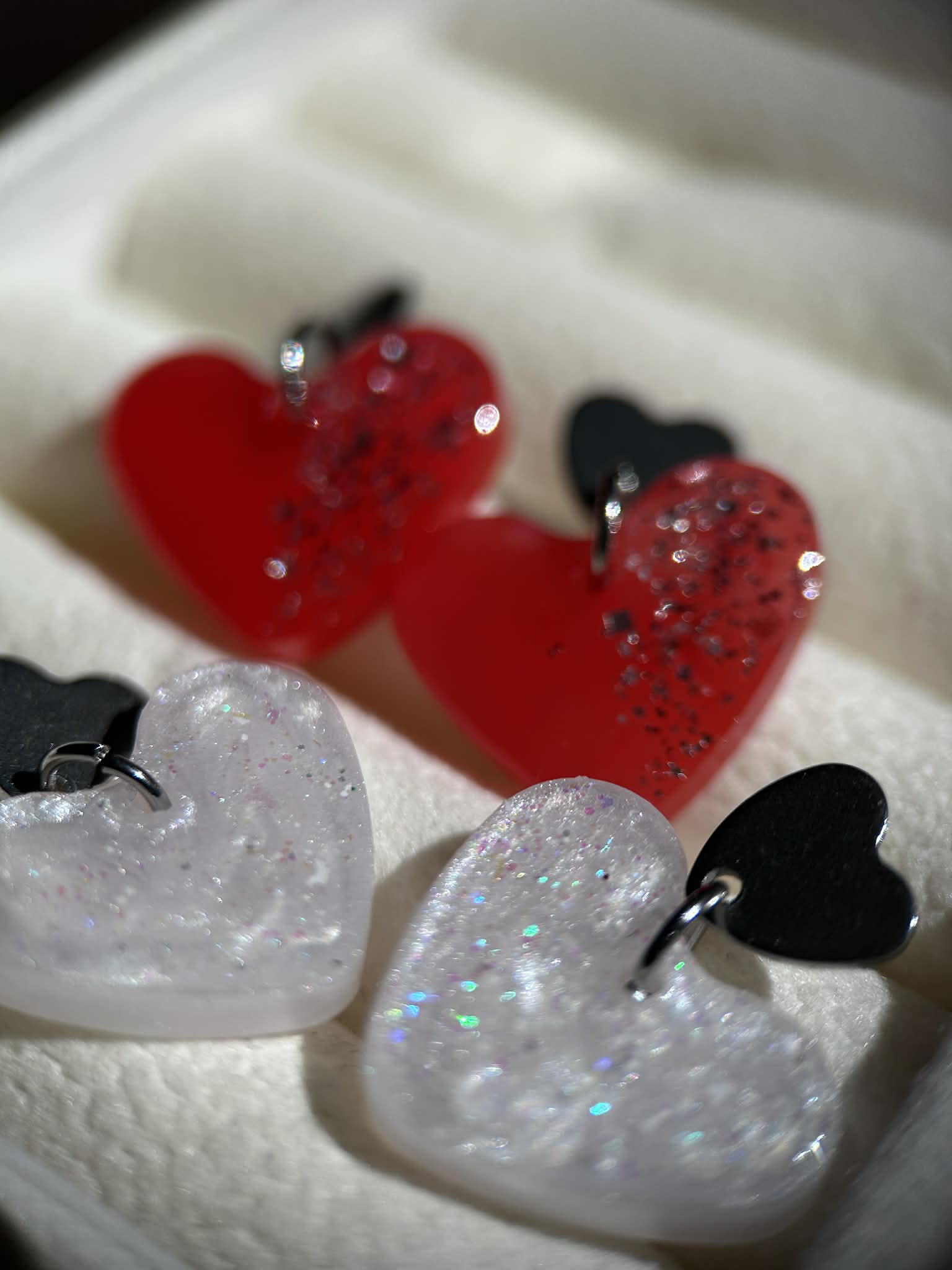 Boucles d'oreilles double cœur en résine - bijoux femme