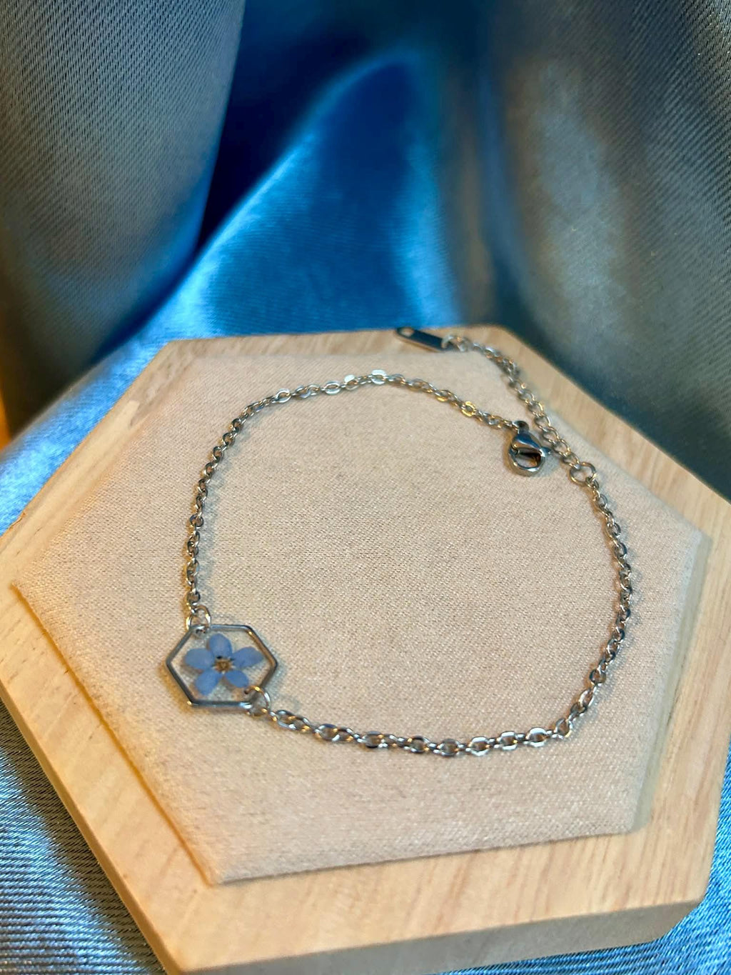 Bracelet reglable argenté avec fleur de myosotis