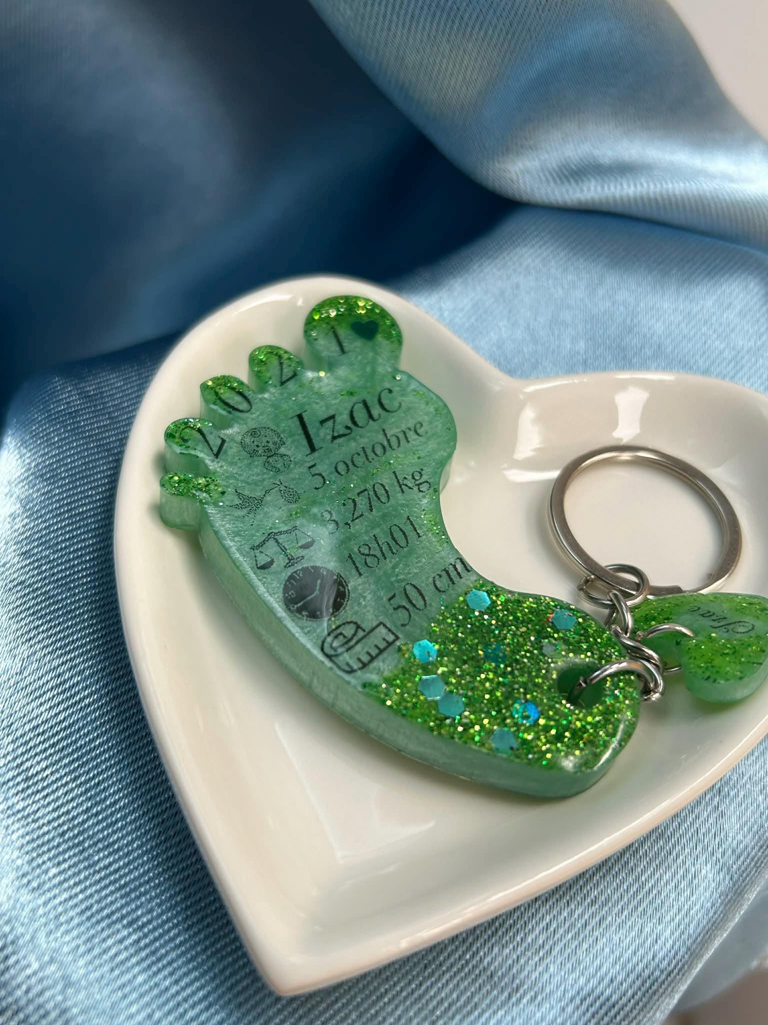 Porte-clés en résine semelle de bébé - souvenir naissance - cadeau naissance - détail baptême