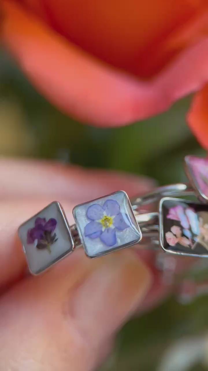 Bague ajustable argenté avec fleurs naturelles séchées - bague carré