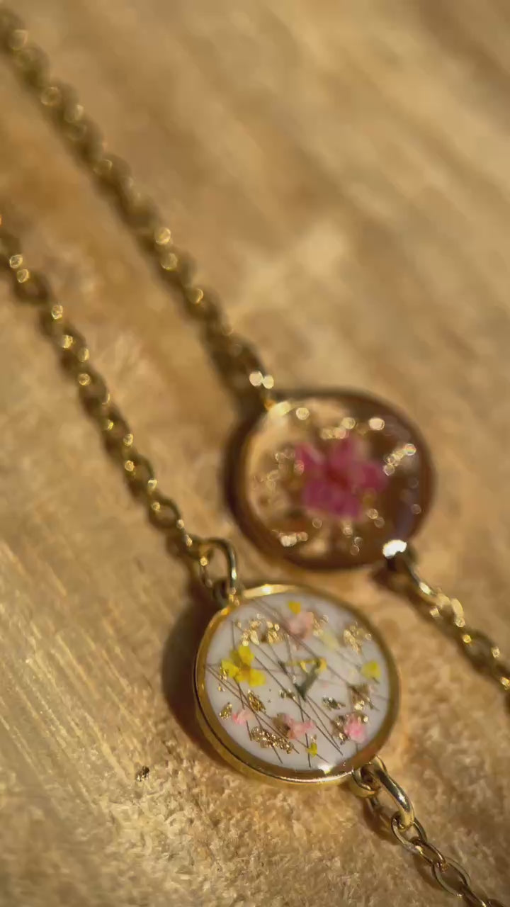 Bracelet doré personalisé - résine, fleurs schées - bracelet souvenir